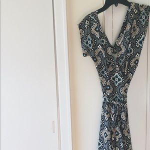 DVF wrap dress - size 6 Grey pattern